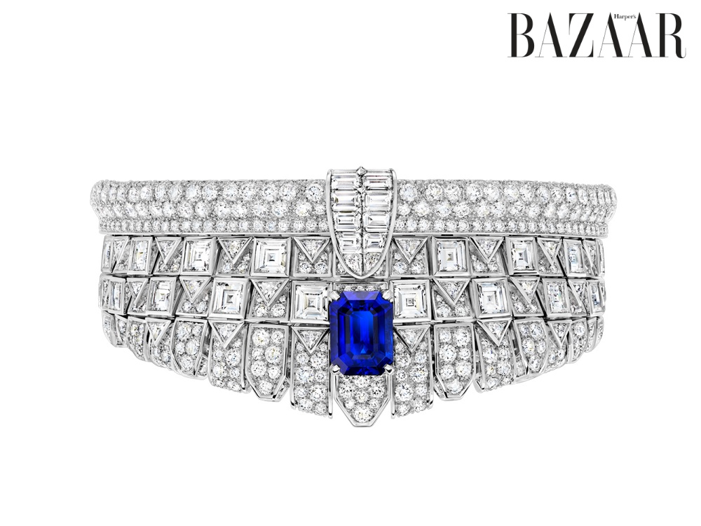 Vòng tay dạng cuff, thuộc chủ đề Liberty