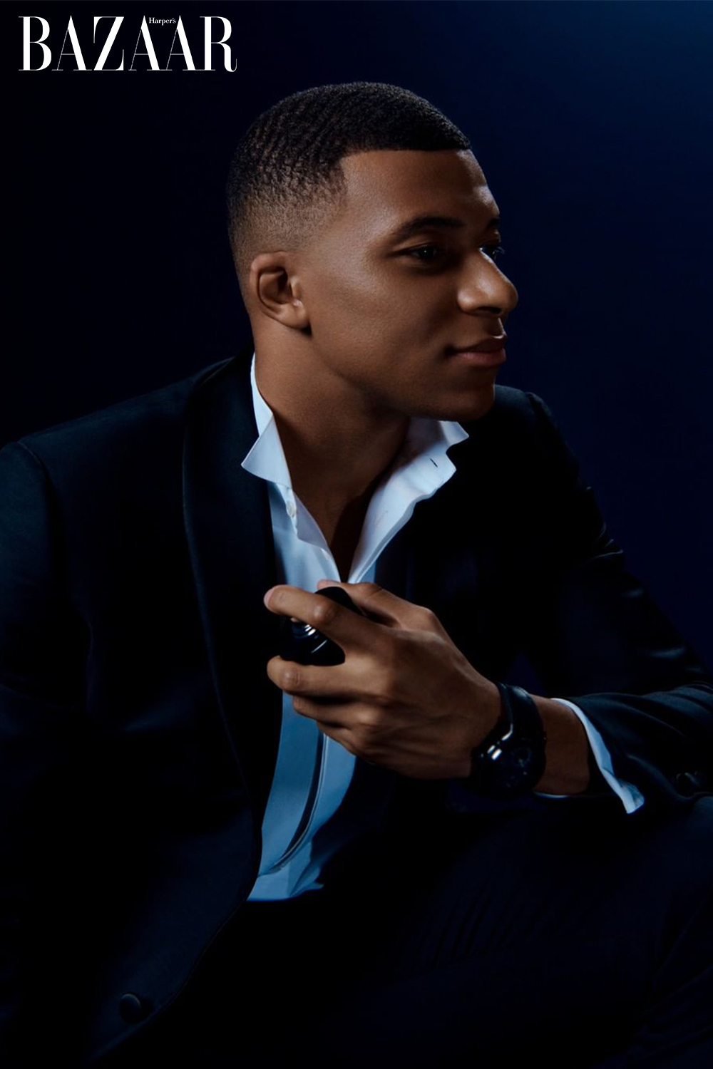 Dior chọn Kylian Mbappé làm gương mặt đại diện.