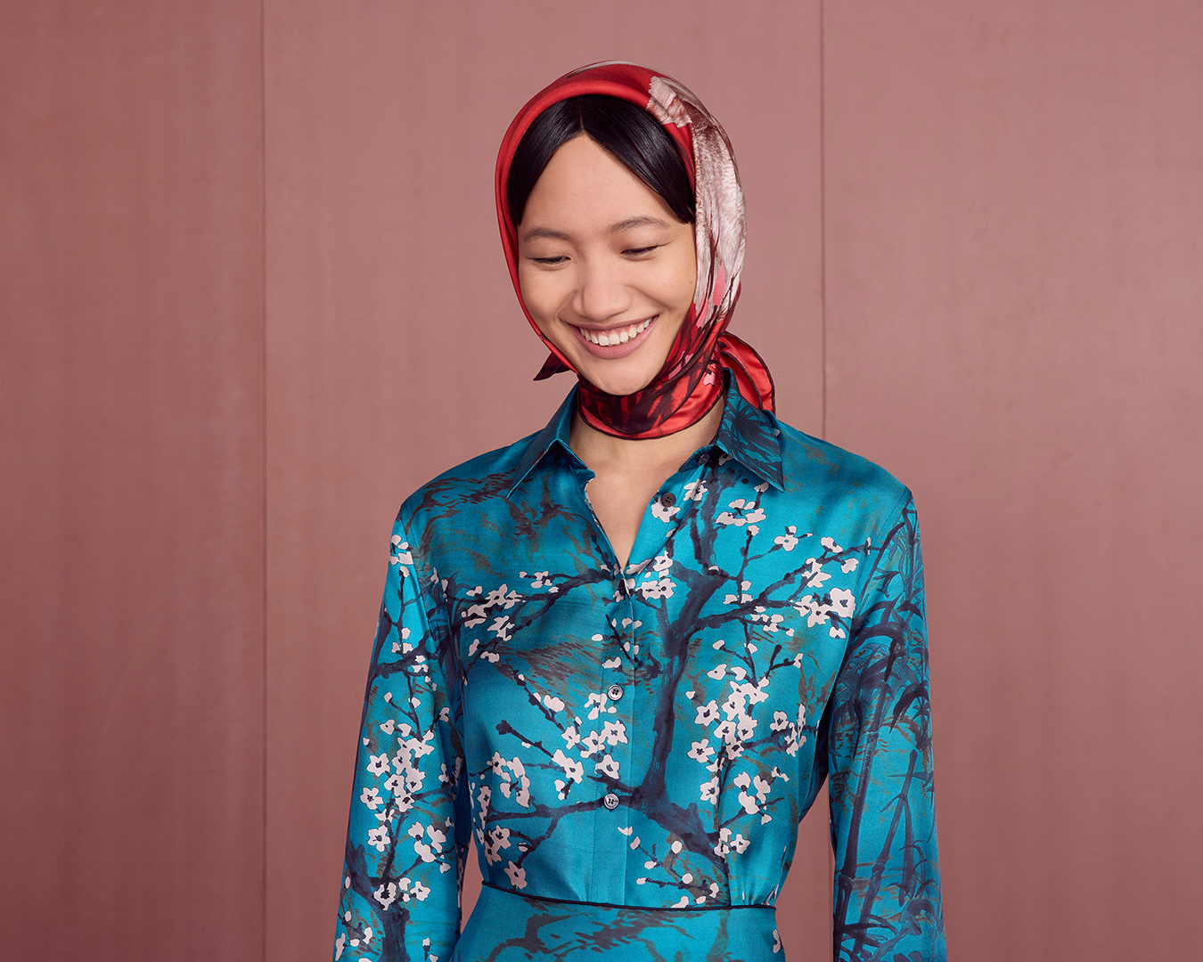 Ferragamo tết khăn lụa
