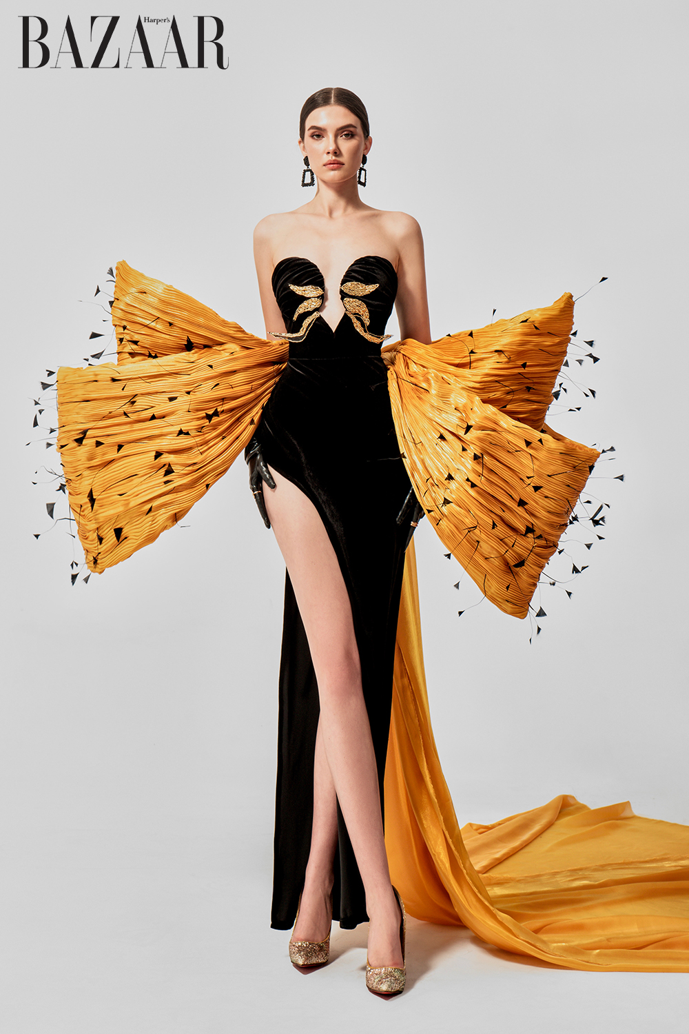 CHẠM FASHION SHOW 2023 có sự góp mặt của các khách mời khác: diễn viên, hoa hậu, KOLs, khách mời quốc tế.