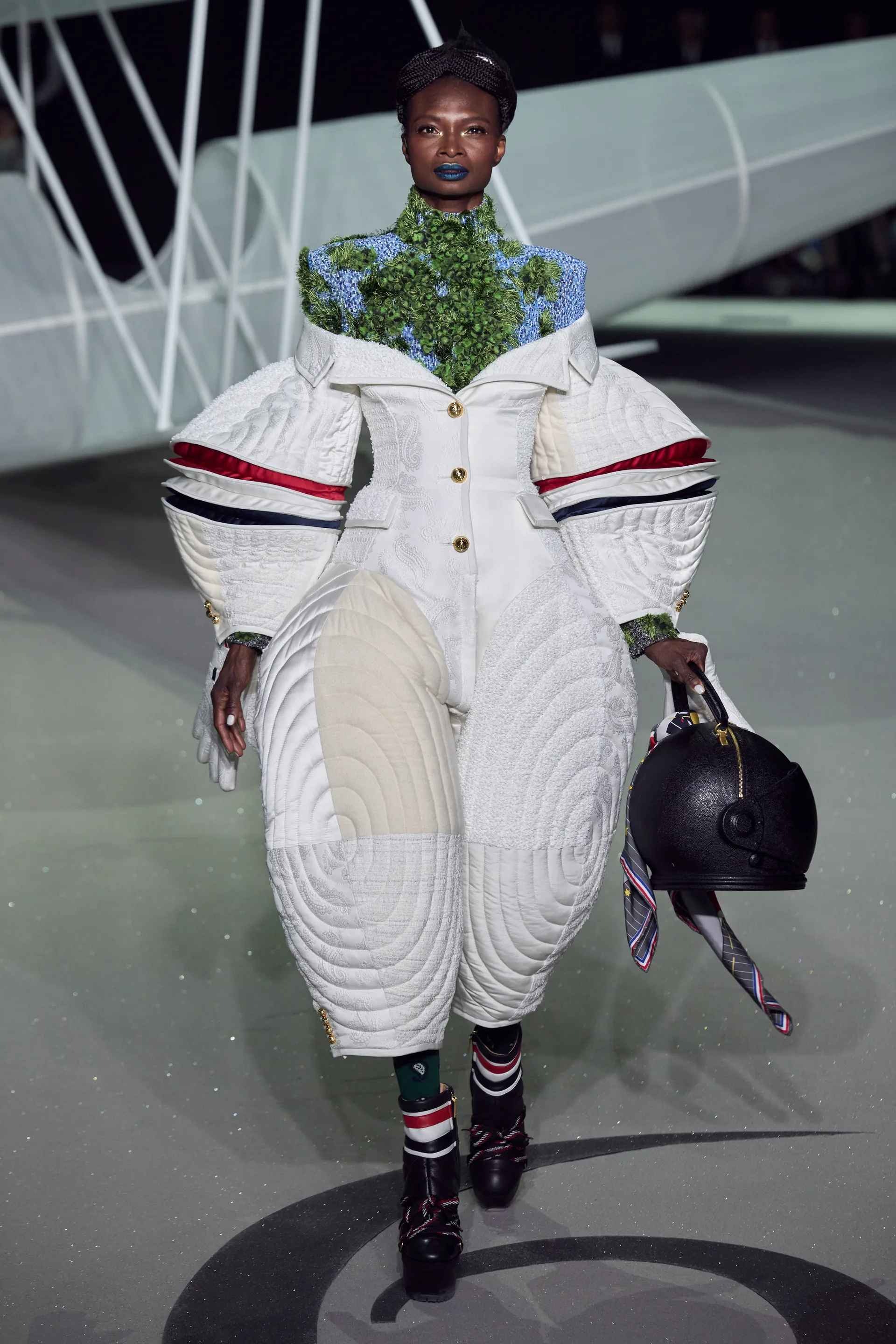 xu hướng thời trang thu - đông 2023 thom browne