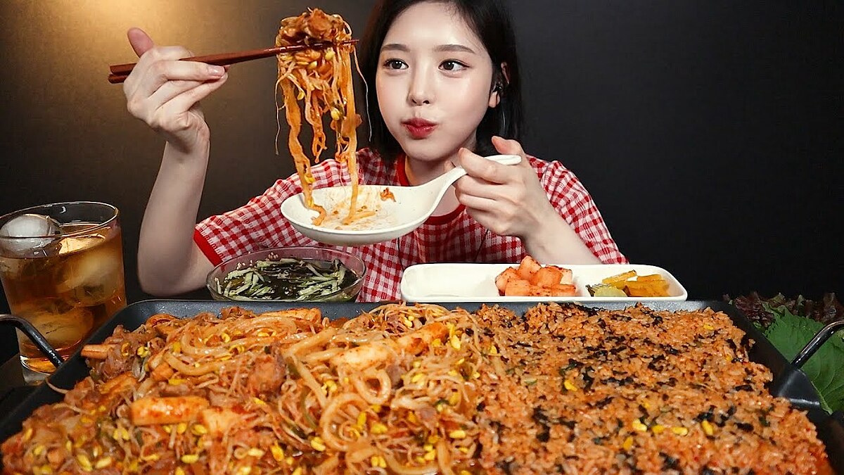 thú vui xem mukbang